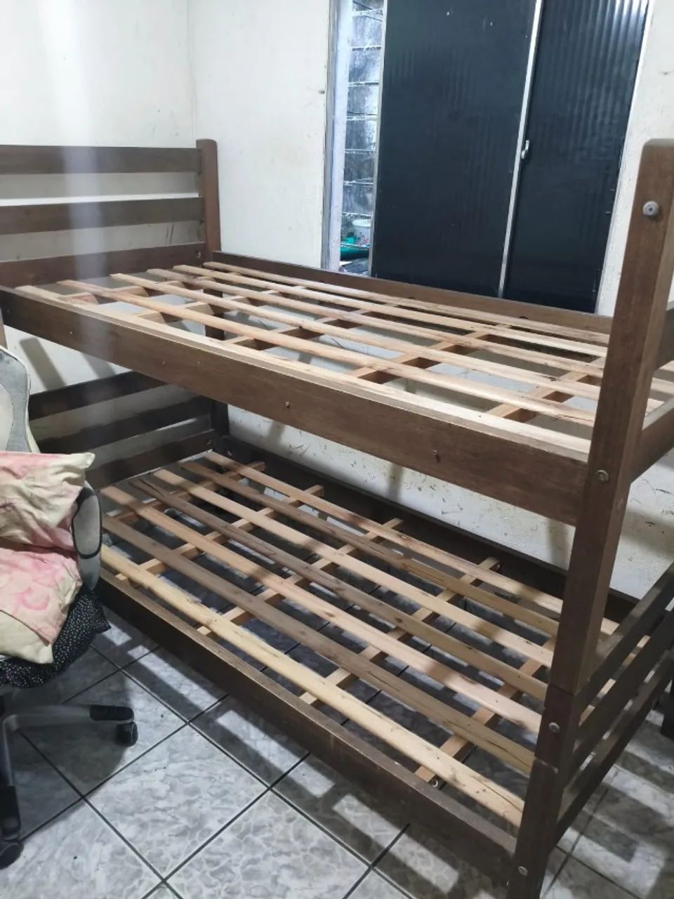 Cama beliche em madeira