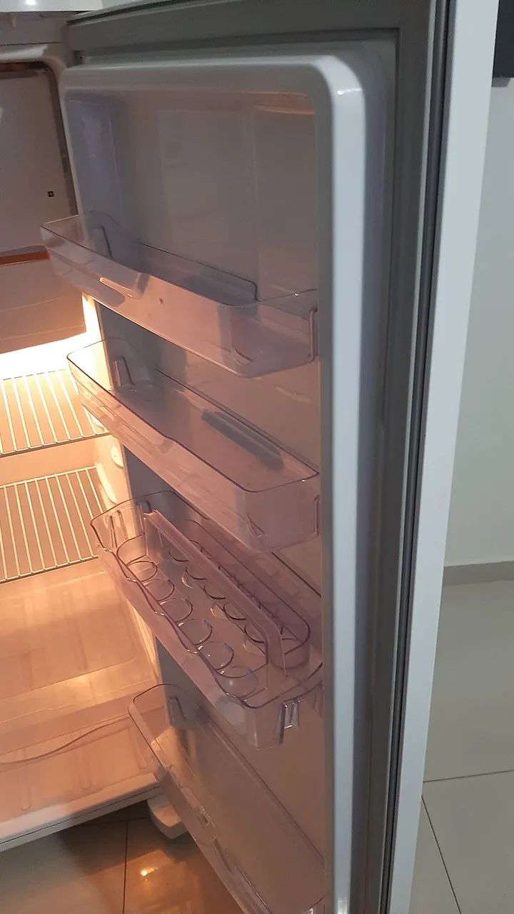 Electrolux 240 litros  - Foto 2