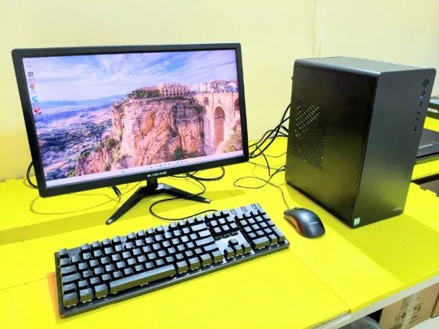 PC Intel Core i3-8100 8gb Ram Ddr4 Ssd 256gb Tela 22