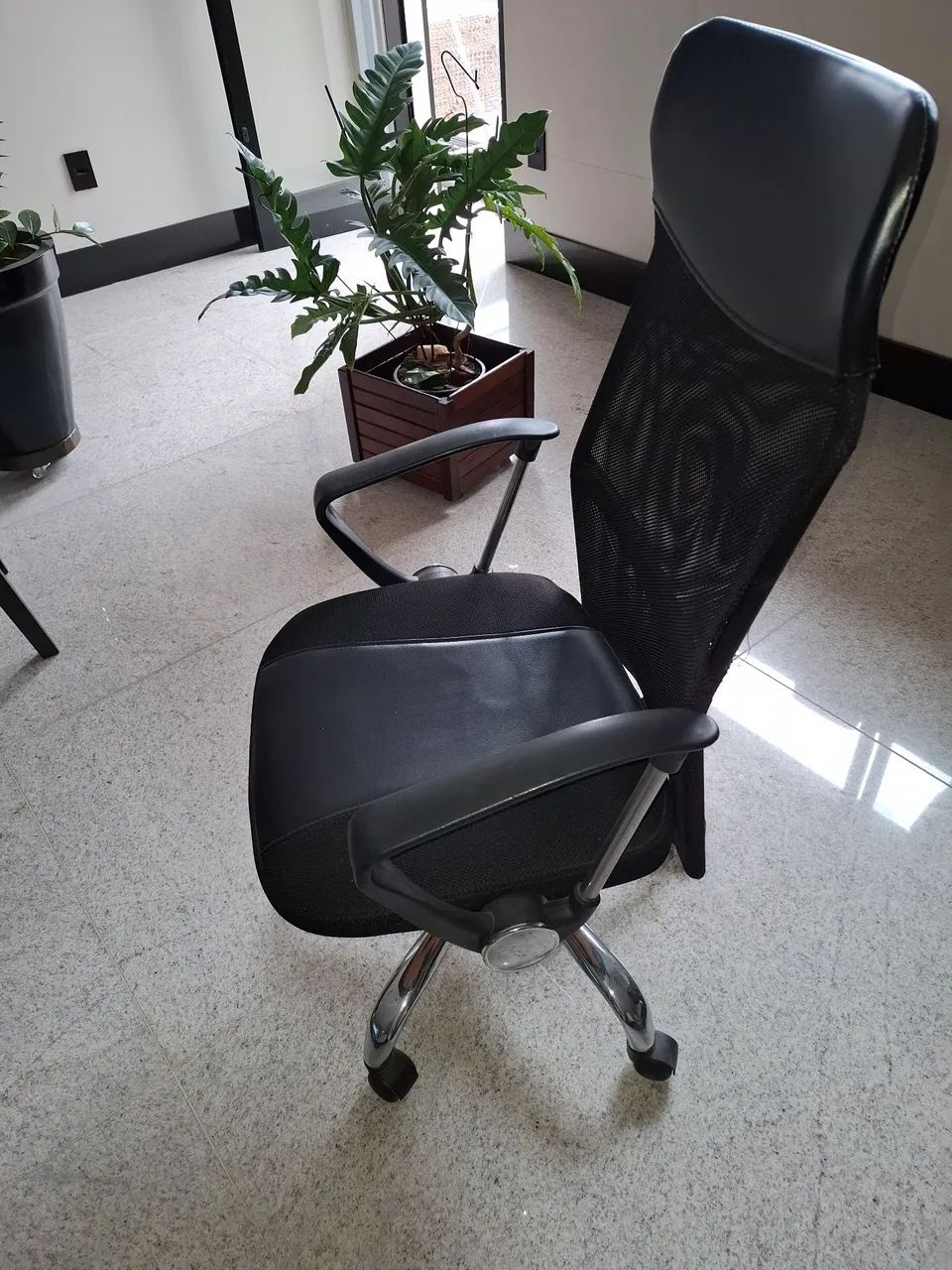 Cadeira de escritório nova. - Foto 4