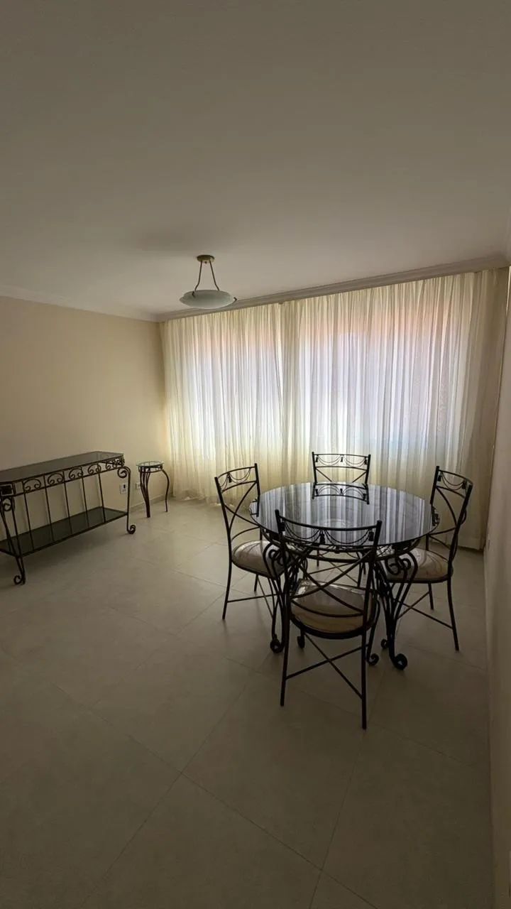 Apartamento Semimobiliado com 2 Quartos no Cabral - Foto 2