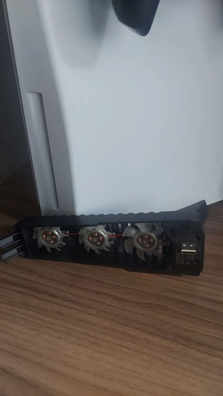 PS5 com mídia física + 2 Controles - Foto 3