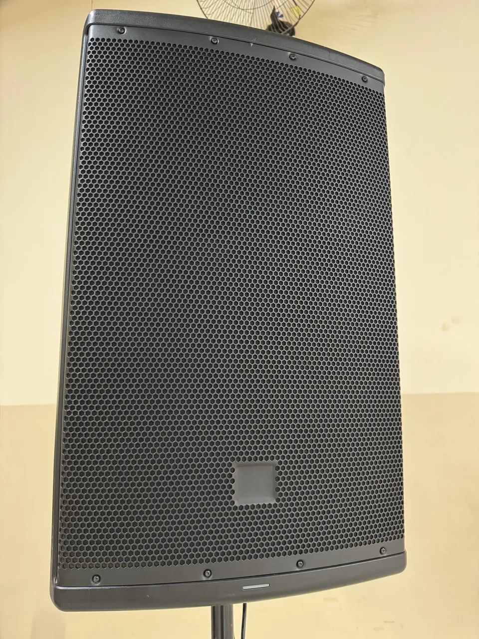 Caixa ativa JBL EON 615  - Foto 2