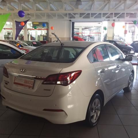 HYUNDAI HB20S 2016/2017 1.6 PREMIUM 16V FLEX 4P AUTOMÁTICO - Foto 4