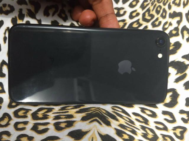 Vendo IPHONE 8 64gb - Foto 2