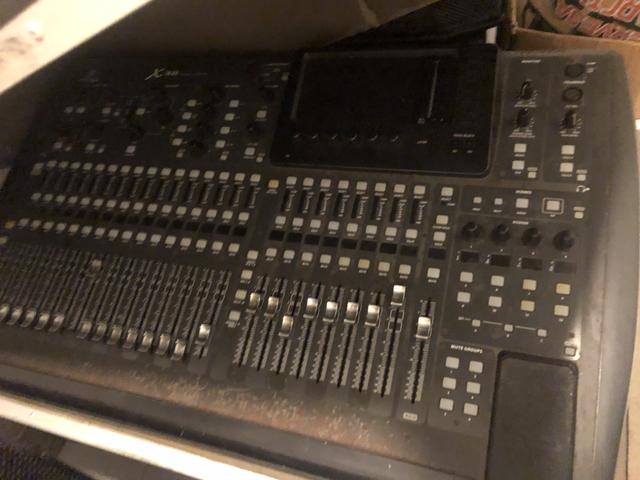 Vendo som completo ativo oneal e mesa x32