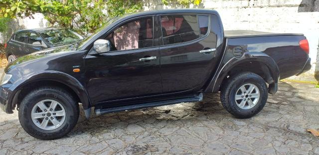 L 200 Hpe 3.2 4x4 automática 2010 toda revisada emplacada baixei para vende ligeiro - Foto 2