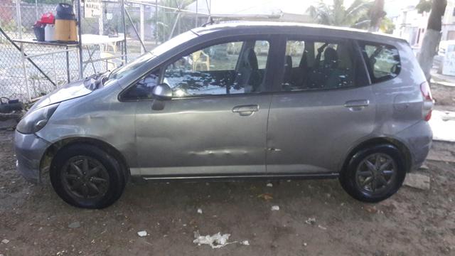 Vendo ou troco Honda fit 2004 quitado $6.500 leia o anúncio - Foto 11