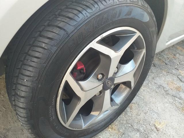 Ford Fiesta sedan - Foto 6