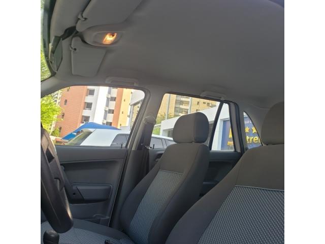 VOLKSWAGEN GOL 1.0 MI 8V FLEX 4P 2013 - Foto 13
