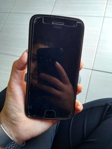 Vendo celular moto G5 plus 32gb