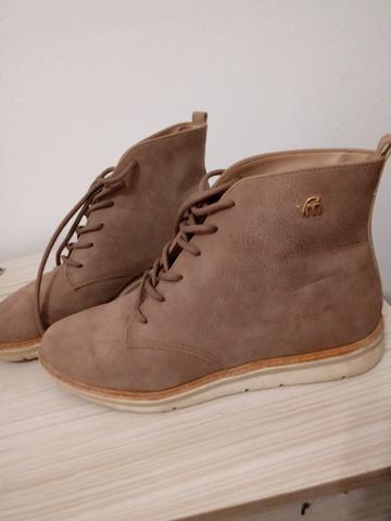 Bota / Tênis Via Marte - número 37
