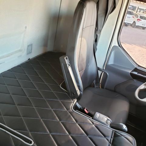 Caminhão Volvo VM330 Bitruck 2015 8x2 i- Shift Carroceria Aberta Ar condicionado bitruque - Foto 10