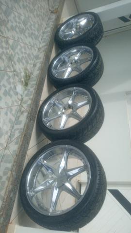 Vende-se roda cromada aro 24 universal já vai completa com os pneus - Foto 3