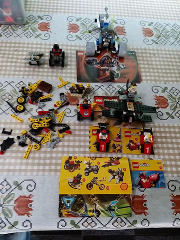 Lego com diversas peças Barbada
