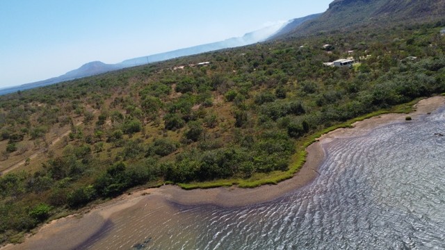 Vendo chácara na beira do lago  - Foto 3