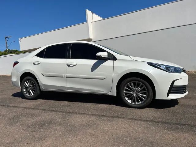 Toyota Corolla 2019 em Araucária - Usados e Seminovos