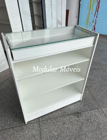 Balcão Vitrine com Vidro Superior, Gaveta e Portas em MDF - Foto 3