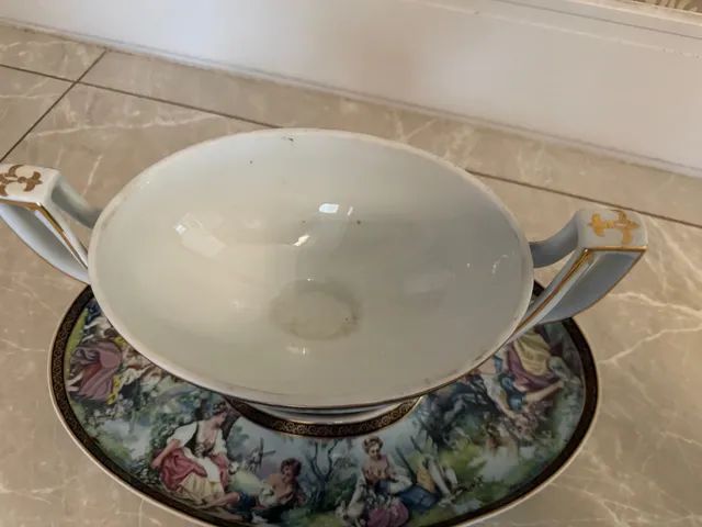 Peça Rarissima Sopeira pintada toda a mão com detalhes em ouro. - Foto 3