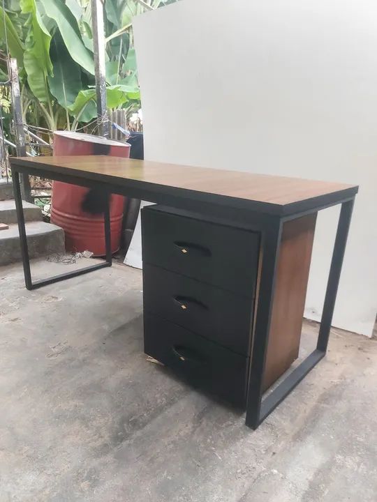 Mesa reta com gaveteiro  - Foto 4