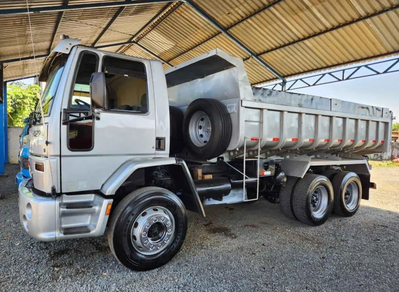Ford cargo 2428e Caçamba  - Foto 2