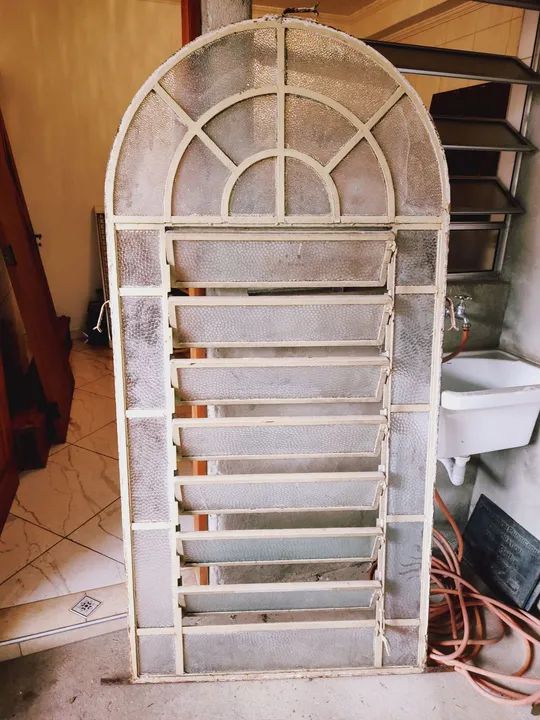 Vitro de ferro com vidro, estilo clássico - Foto 3
