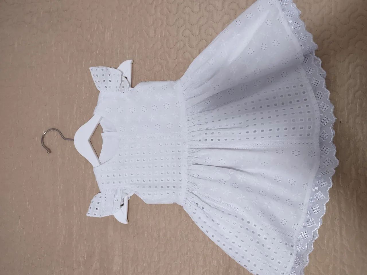 Vestido infantil em laise