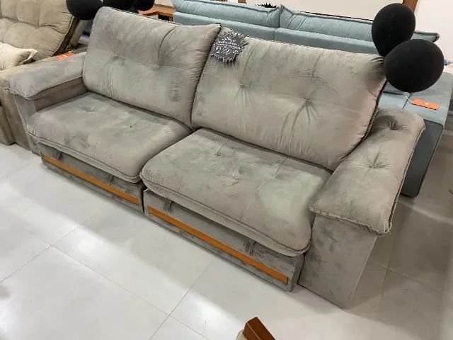 Sofá Retrátil 2,50m com Detalhe em Madeira - Black Friday!