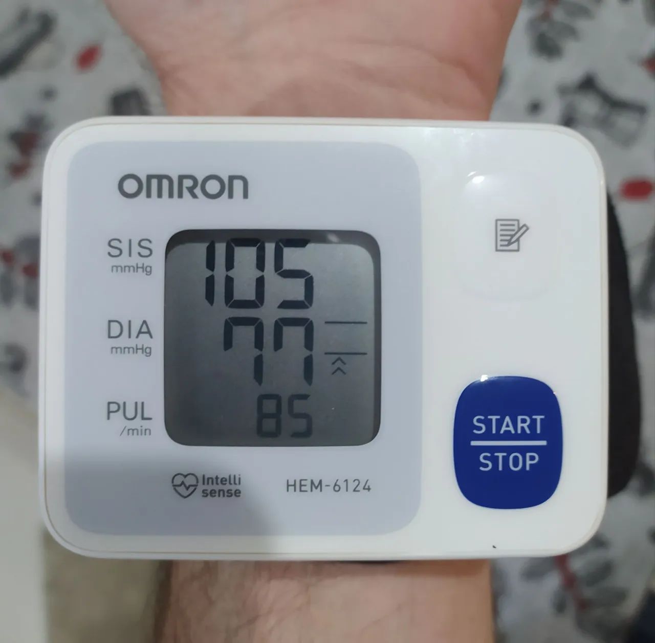 Aparelho de medir pressão, modelo de pulso Omron HEM-6124