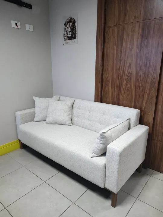 Sofás novos em linho,suedes e couro sintético.
