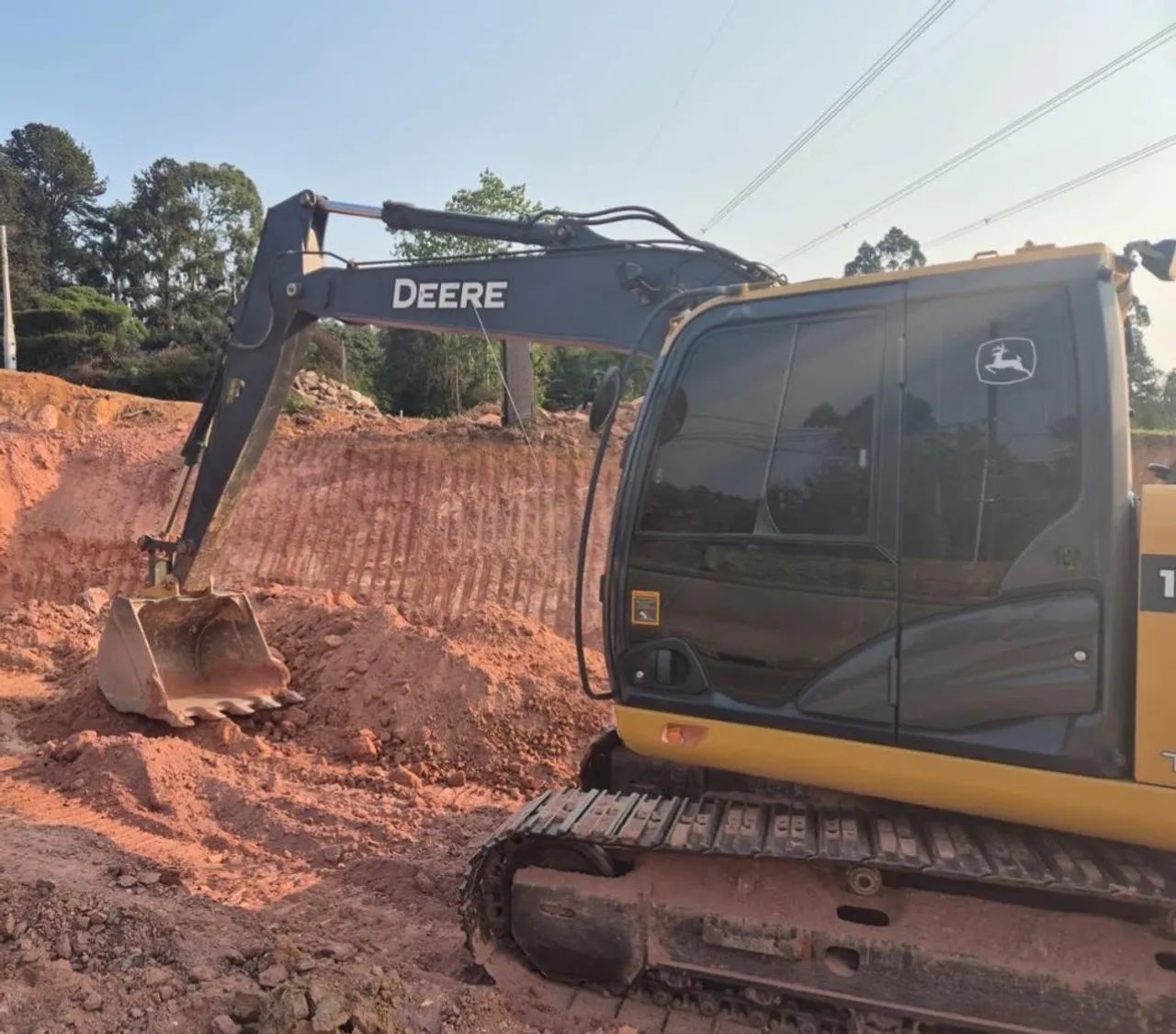 Escavadeira John Deere 130G ano 2020 com 4000 horas, em SP - Foto 4