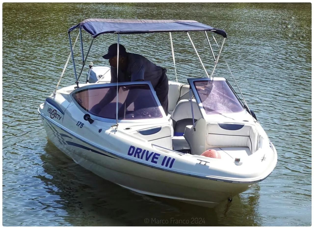 Lancha Velocity 175
