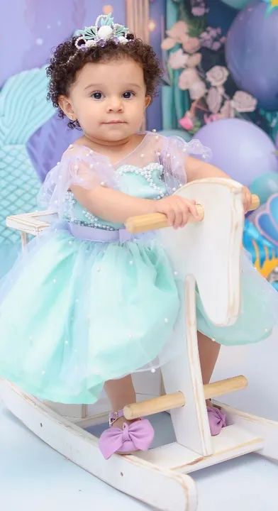 vestido princesa festa sereia verde com tule lilás e pérolas Tam 1 ano  - Foto 5