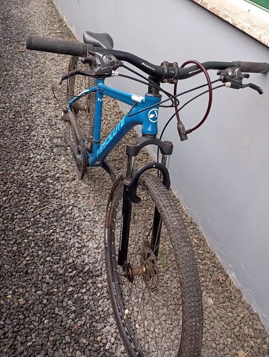Bicicleta aro 29 em ótimo estado de conservação  - Foto 4