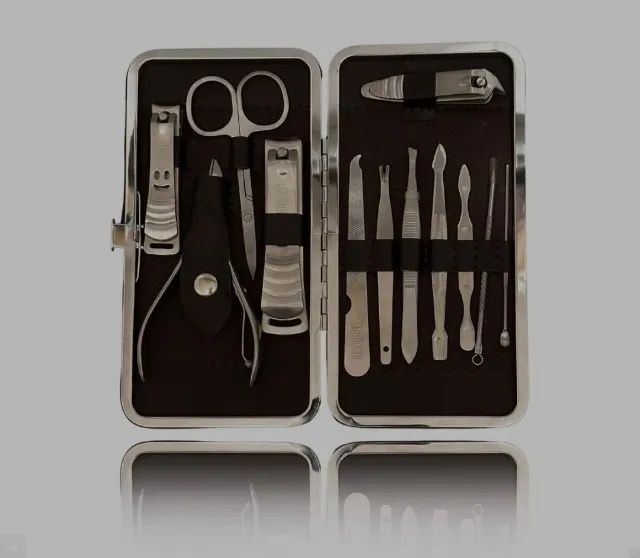 Kit Manicure Com 12 Peças 