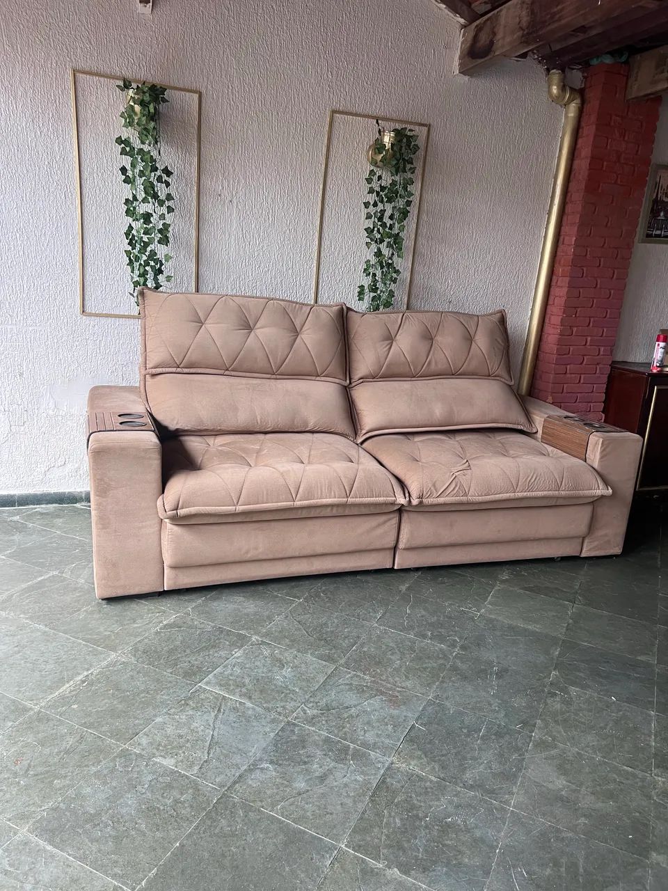 Sofá retrátil e reclinável dourado em ótimo estado. Entrego  - Foto 4