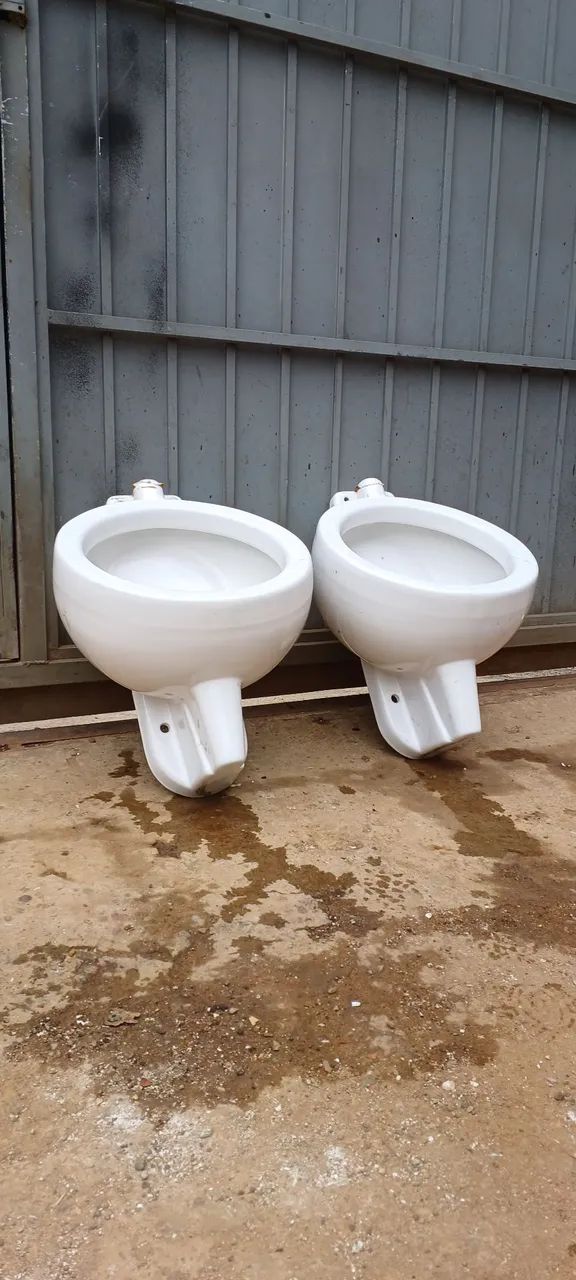 URINOL MARCA ( DECA ) /// R$250,00 CADA 