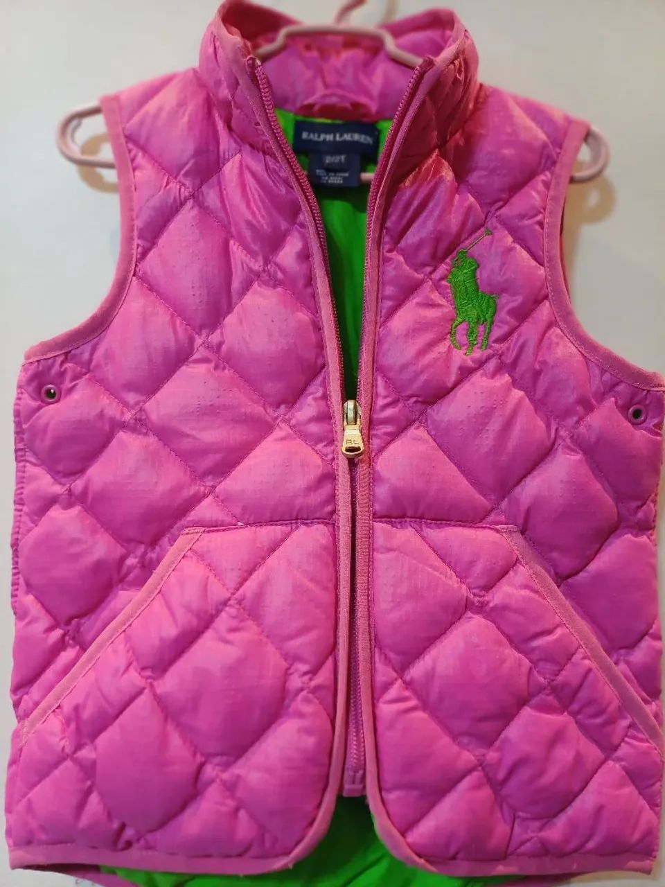 Colete forrado Ralph Lauren semi-novo, verde e pink , tam.2 