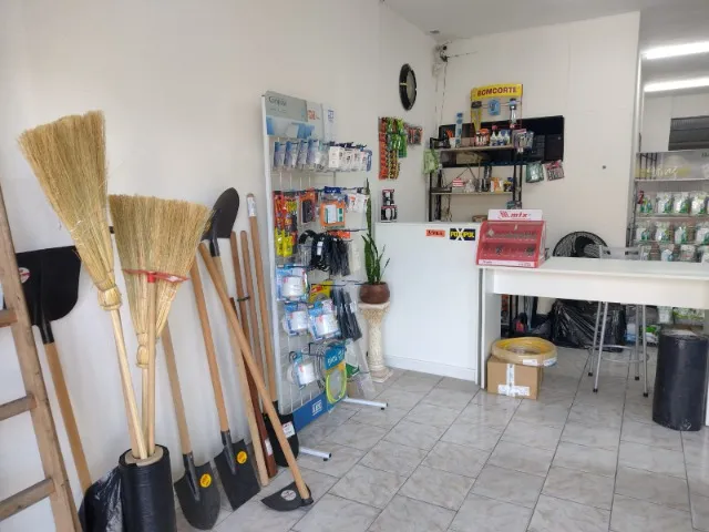 Loja de Material Elétrico e Hidráulico à Venda no Bairro Rebouças Cod PT0547