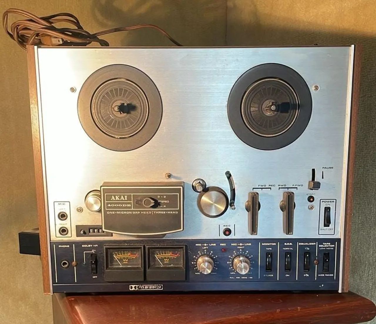 Gravador de fita Akai 4000DB. 3 cabeças. 