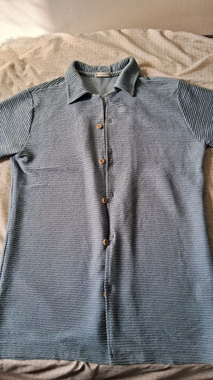 Camisa Azul Texturizada Manga Curta