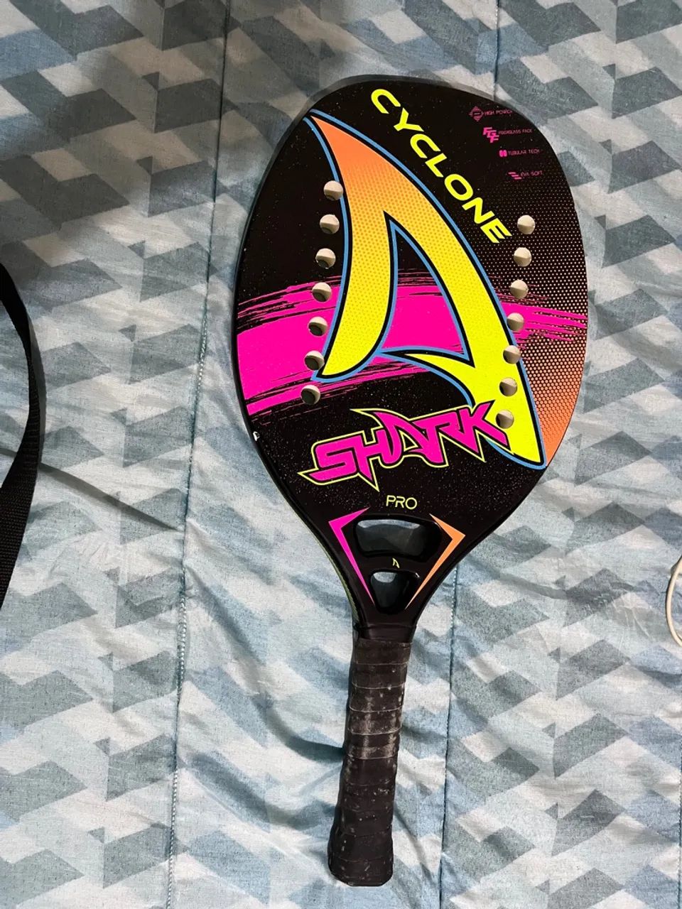 Raquete de Beach Tennis Shark Cyclone Pro 2022 - Foto 3