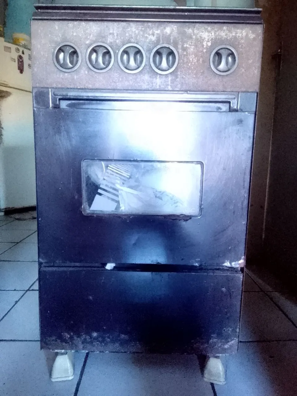 Vendo um fogão antigo da marca Esmaltec