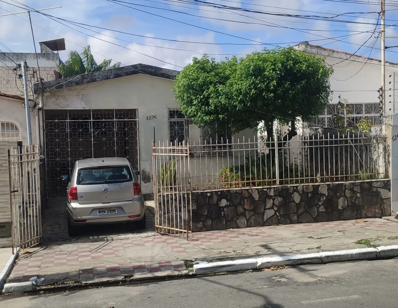 Vende-se Casa / Bairro Suissa