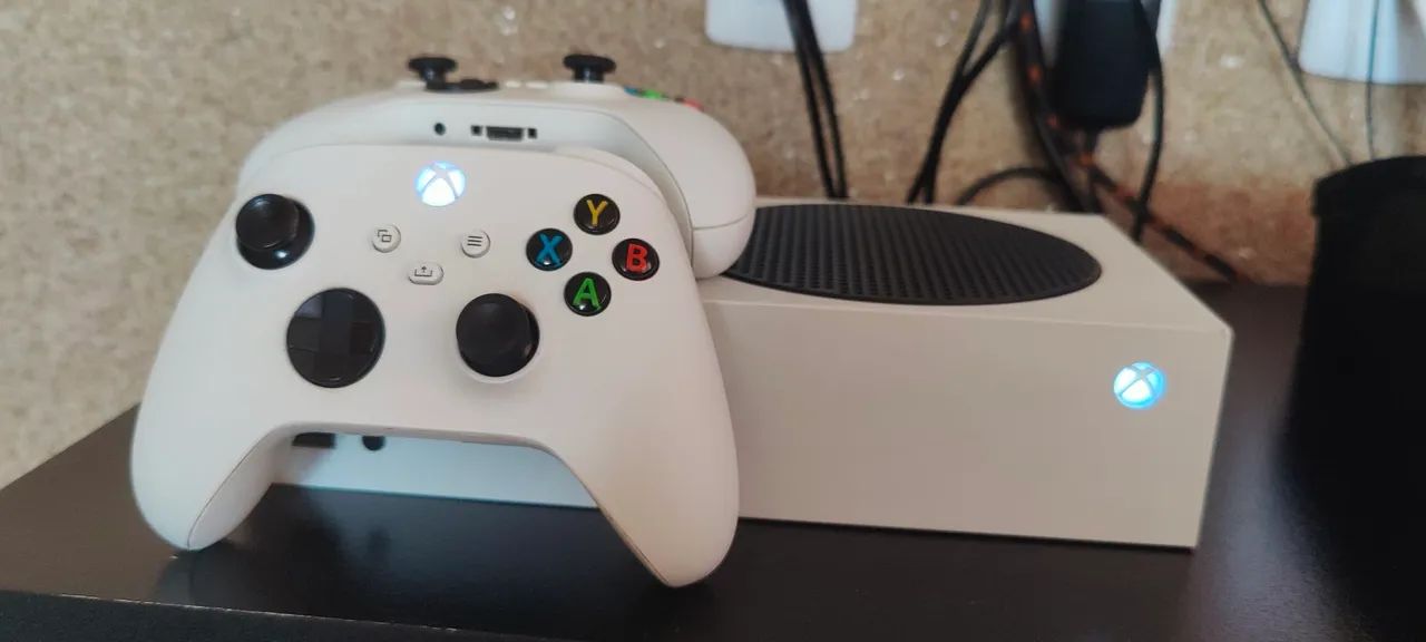 Xbox Series S com 2 Controles - Foto 4