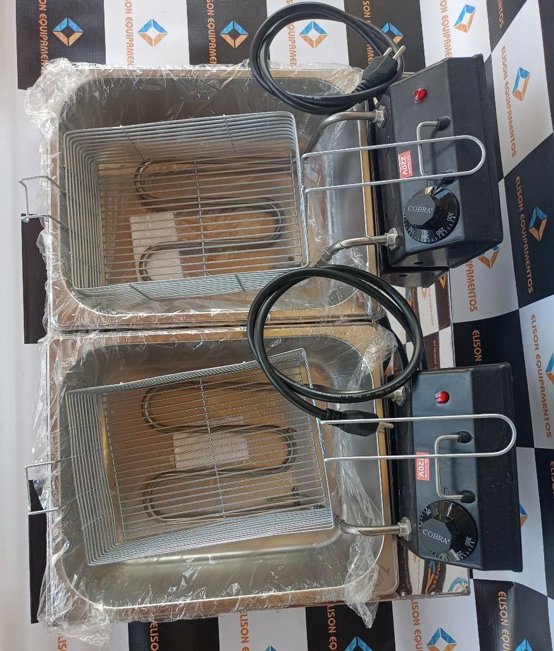 Fritadeira elétrica 10 litros,duas cubas 5 litros cada lado  - Foto 3