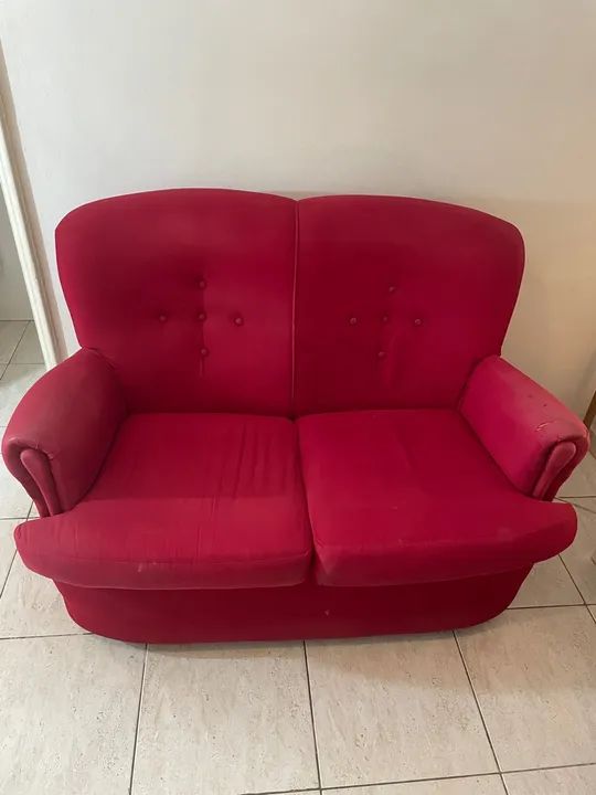 Sofá Vermelho 2 lugares com almofadas removíveis
