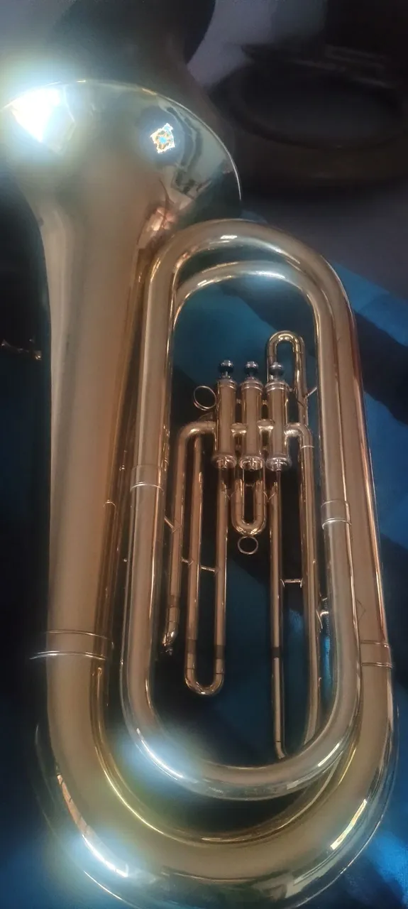 Tuba Sib Dourado - Instrumento de Sopro