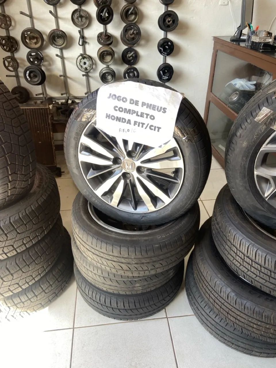 Vende se pneus com rodas do eco Sport,Argo Honda fit - Foto 4