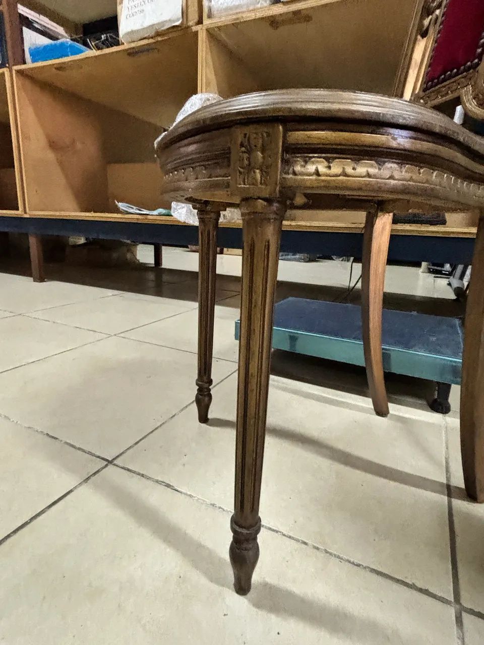 Cadeira Luis Xv Veludo VERMELHO OPORTUNIDADE  - Foto 5